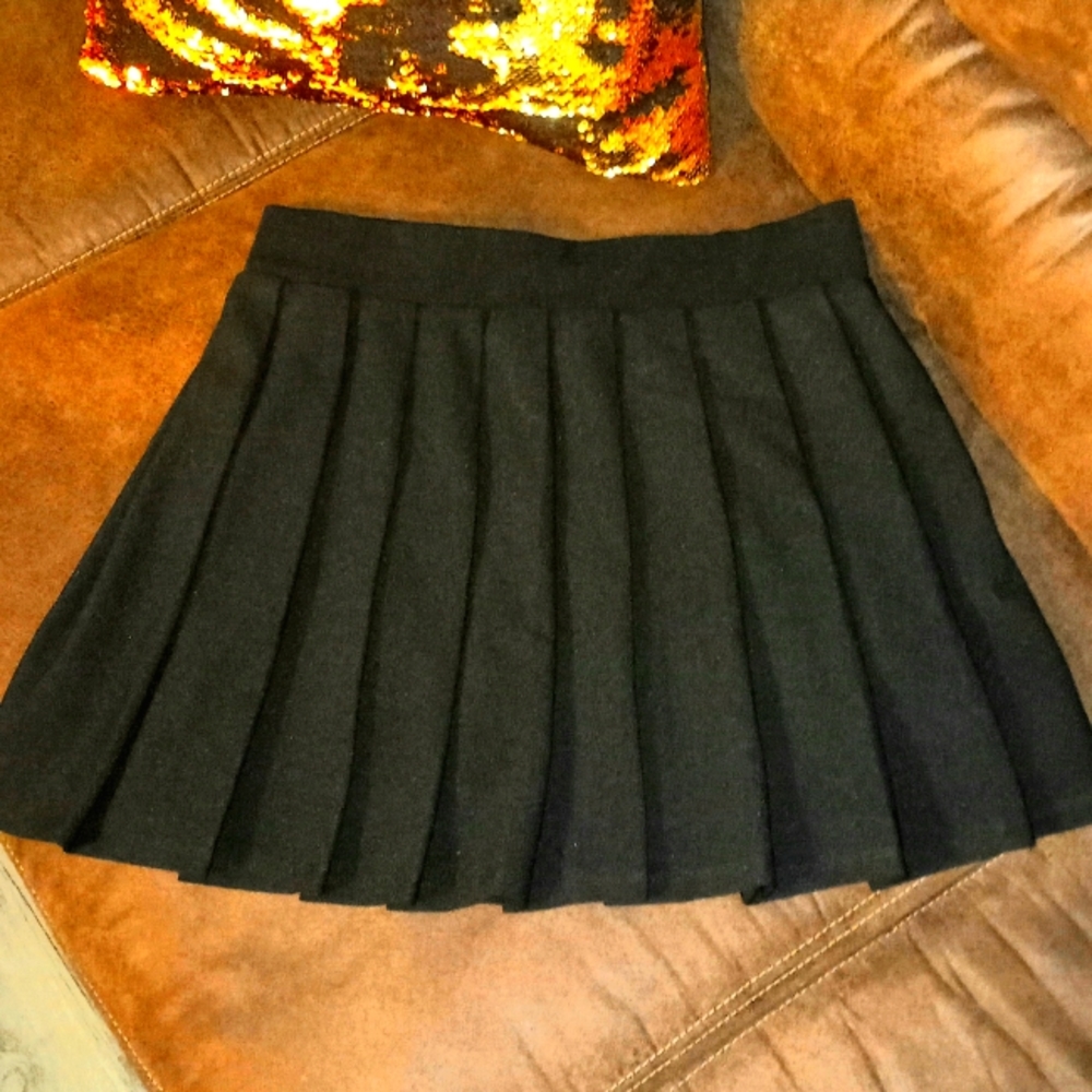 large black tennis pleated skirt lovestreak